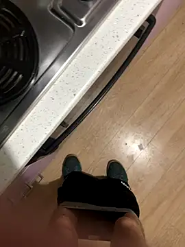 Snapshot of Bravissimo81 chatting on November 10, 2025, 10:20 pm Bravissimo81 online show from November 10, 2025, 10:20 pm