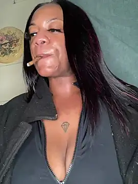 Snapshot of AlexaTheSlut chatting on January 4, 2025, 10:24 pm AlexaTheSlut online show from January 4, 2025, 10:24 pm