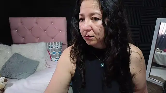Snapshot of katifoxx chatting on July 24, 2026, 3:43 pm katifoxx online show from July 24, 2026, 3:43 pm
