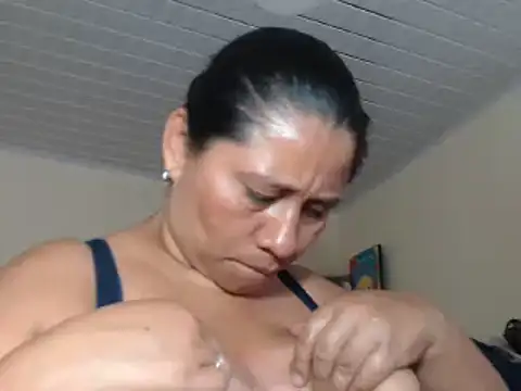 Snapshot of adrixxx38 chatting on March 22, 2025, 5:20 pm adrixxx38 online show from March 22, 2025, 5:20 pm