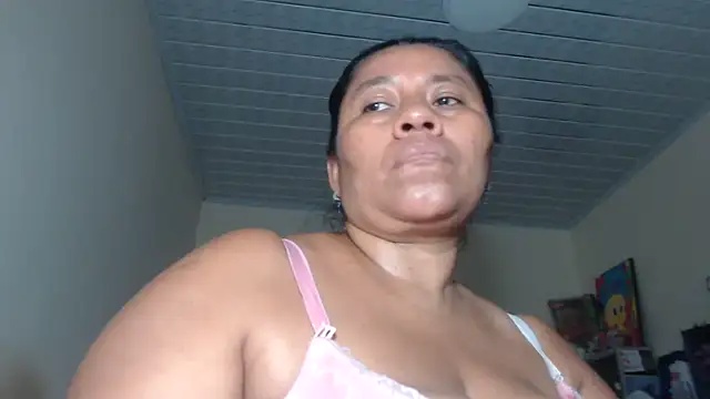 Snapshot of adrixxx38 chatting on November 10, 2025, 5:50 am adrixxx38 online show from November 10, 2025, 5:50 am