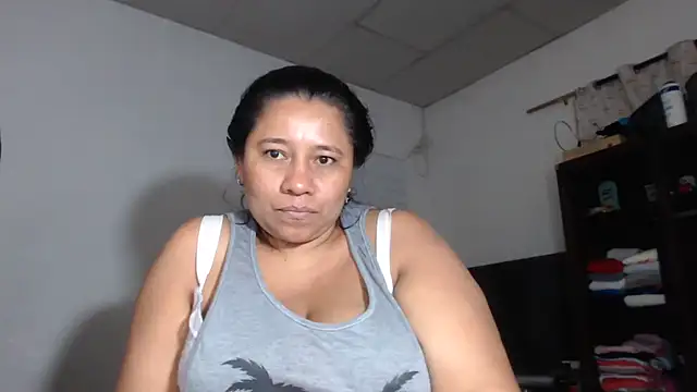 adrixxx38 online show from January 16, 2026, 11:42 pm