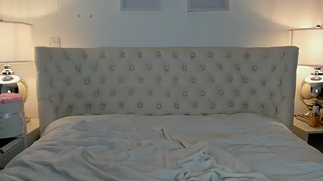 Snapshot of JessicaJames23 chatting on December 21, 2024, 11:22 am JessicaJames23 online show from December 21, 2024, 11:22 am