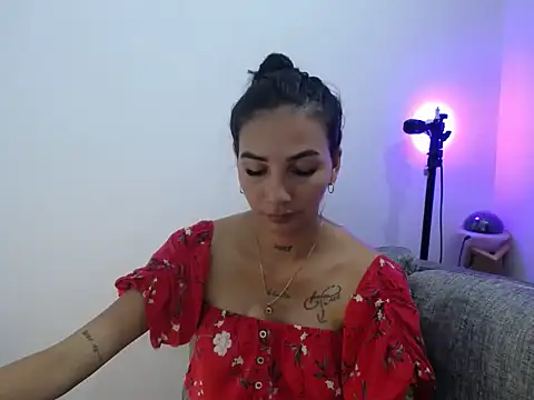 Allyson Smith online show from February 2, 2025, 1:23 am