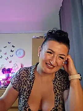 Snapshot of Hotangel75 chatting on September 12, 2025, 8:25 am Hotangel75 online show from September 12, 2025, 8:25 am