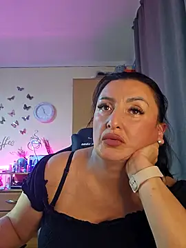 Snapshot of Hotangel75 chatting on October 23, 2025, 8:24 am Hotangel75 online show from October 23, 2025, 8:24 am