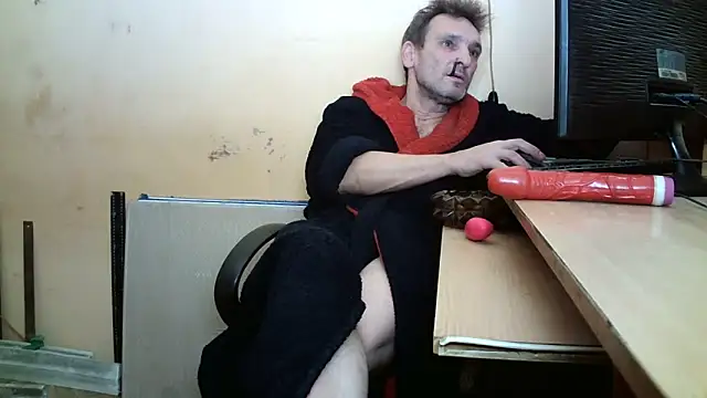 Snapshot of dundyFocus chatting on November 26, 2025, 3:57 pm dundyFocus online show from November 26, 2025, 3:57 pm