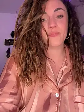 Snapshot of Clara-xoxo chatting on March 11, 2025, 8:20 pm Clara-xoxo online show from March 11, 2025, 8:20 pm