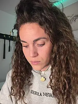 Clara-xoxo online show from February 21, 2026, 10:00 pm