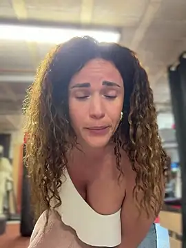 Clara-xoxo online show from March 15, 2026, 3:07 pm