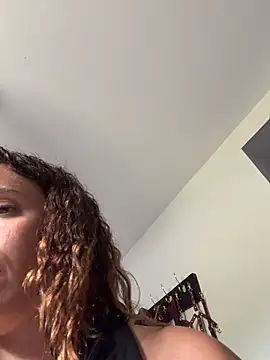Clara-xoxo online show from July 8, 2026, 10:31 am