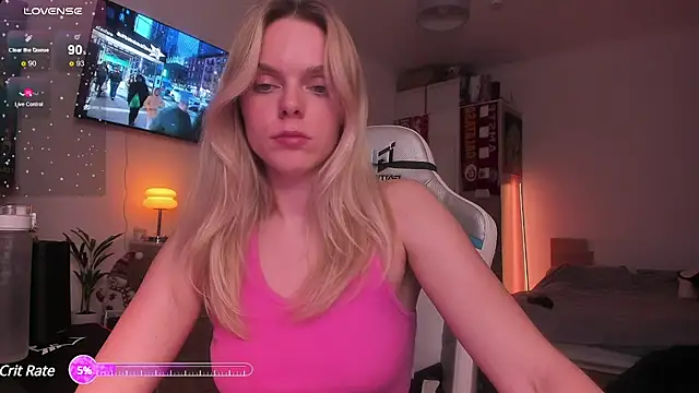 Snapshot of CharliSweet chatting on March 20, 2025, 7:04 pm CharliSweet online show from March 20, 2025, 7:04 pm