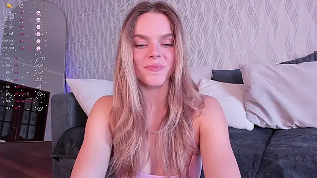 CharliSweet online show from May 12, 2026, 3:09 pm