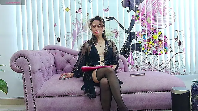 MarcelaFlores online show from April 30, 2026, 2:45 pm