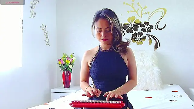 Snapshot of MarcelaFlores chatting on July 1, 2026, 3:01 pm MarcelaFlores online show from July 1, 2026, 3:01 pm