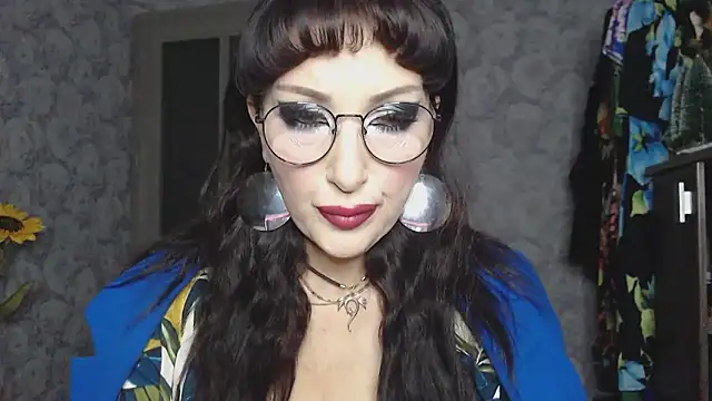 Snapshot of Aziza1 chatting on September 30, 2025, 2:55 pm Aziza1 online show from September 30, 2025, 2:55 pm