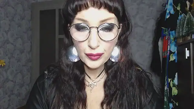 Snapshot of Aziza1 chatting on November 14, 2025, 1:43 pm Aziza1 online show from November 14, 2025, 1:43 pm