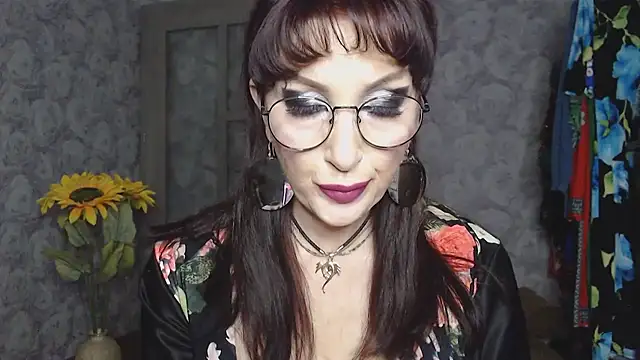 Snapshot of Aziza1 chatting on May 27, 2026, 2:14 pm Aziza1 online show from May 27, 2026, 2:14 pm