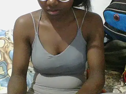 Hamie sexy online show from March 17, 2026, 8:23 pm