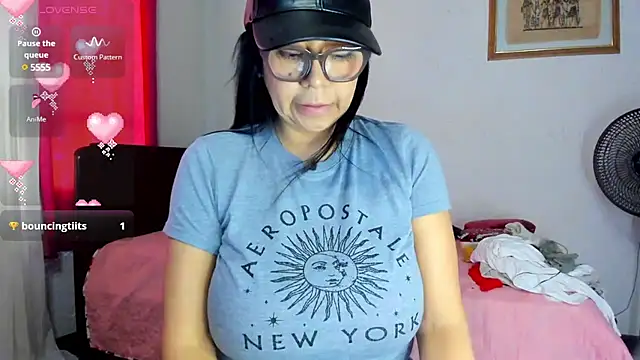 Snapshot of Silver_Lovee chatting on January 16, 2025, 8:03 pm Silver Lovee online show from January 16, 2025, 8:03 pm