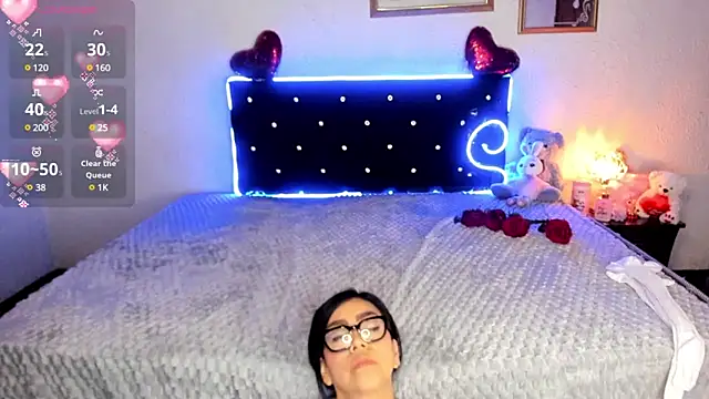 Snapshot of Silver_Lovee chatting on February 27, 2025, 12:54 am Silver Lovee online show from February 27, 2025, 12:54 am