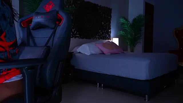 ambarEvans online show from July 9, 2026, 2:10 pm