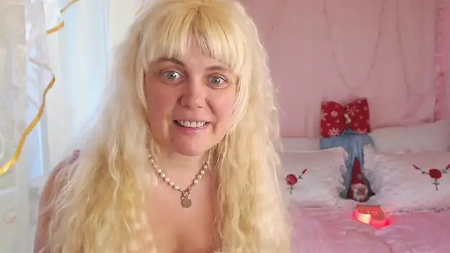 Snapshot of SunnySylvia chatting on December 31, 2024, 6:13 pm SunnySylvia online show from December 31, 2024, 6:13 pm