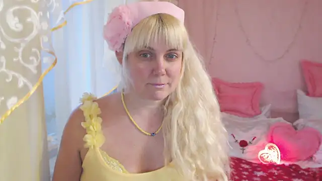 Snapshot of SunnySylvia chatting on February 2, 2025, 2:24 pm SunnySylvia online show from February 2, 2025, 2:24 pm