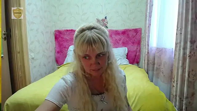 Snapshot of SunnySylvia chatting on November 7, 2025, 9:53 am SunnySylvia online show from November 7, 2025, 9:53 am