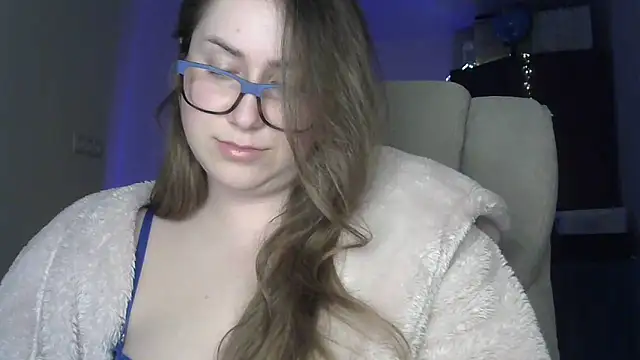 SeasonalSomeone online show from April 29, 2026, 10:05 pm