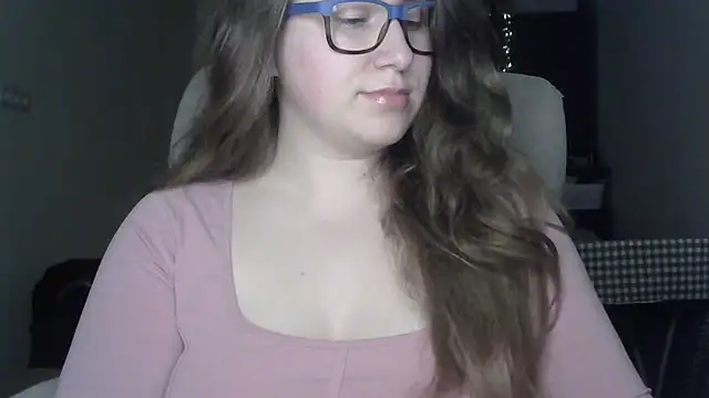 Snapshot of SeasonalSomeone chatting on May 8, 2026, 10:04 pm SeasonalSomeone online show from May 8, 2026, 10:04 pm