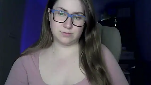 Snapshot of SeasonalSomeone chatting on May 26, 2026, 8:49 pm SeasonalSomeone online show from May 26, 2026, 8:49 pm