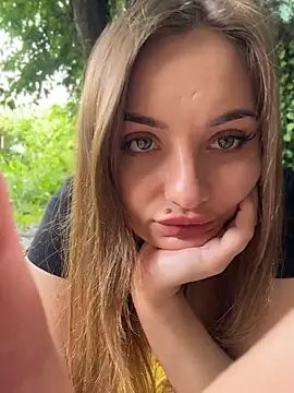 Snapshot of Night_dreams chatting on June 14, 2026, 8:38 am Night dreams online show from June 14, 2026, 8:38 am