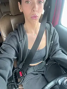 JordanXo online show from June 18, 2026, 6:23 pm