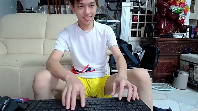 Snapshot of andrewooi chatting on December 8, 2024, 11:46 am andrewooi online show from December 8, 2024, 11:46 am