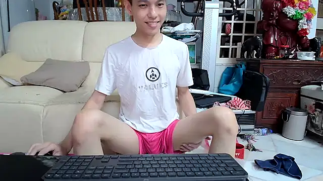 Snapshot of andrewooi chatting on January 4, 2025, 5:37 am andrewooi online show from January 4, 2025, 5:37 am