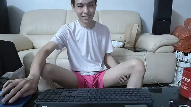 Snapshot of andrewooi chatting on February 5, 2025, 10:22 pm andrewooi online show from February 5, 2025, 10:22 pm