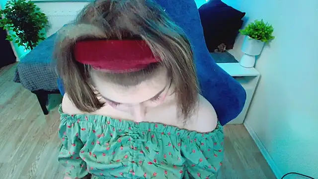 CranberryHot online show from December 19, 2025, 3:13 am