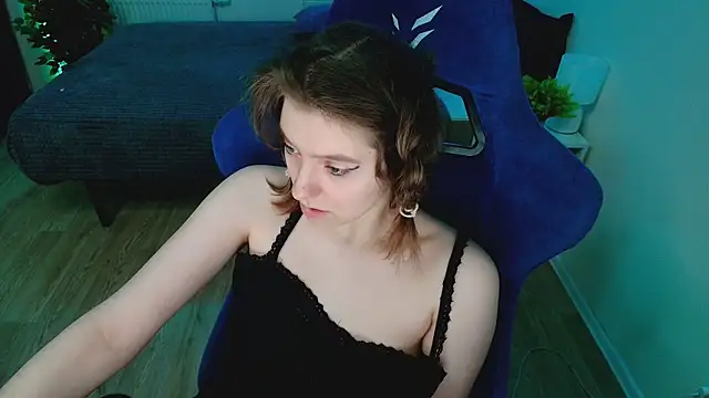 Snapshot of CranberryHot chatting on July 7, 2026, 3:09 am CranberryHot online show from July 7, 2026, 3:09 am