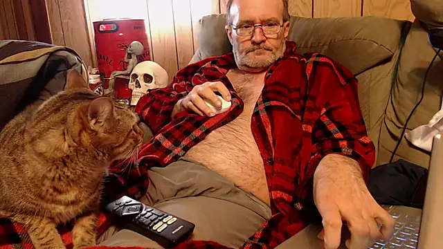 snickers1 online show from November 12, 2025, 5:08 am