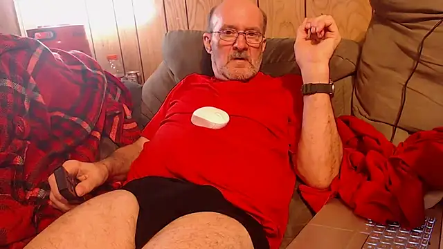 Snapshot of snickers1 chatting on May 12, 2026, 1:52 pm snickers1 online show from May 12, 2026, 1:52 pm