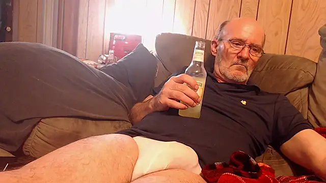 Snapshot of snickers1 chatting on June 17, 2026, 1:34 pm snickers1 online show from June 17, 2026, 1:34 pm