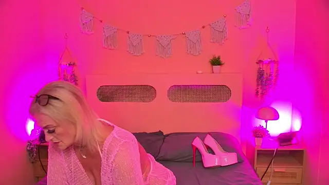 Snapshot of SarahDanielBabestation chatting on July 27, 2026, 8:05 pm SarahDanielBabestation online show from July 27, 2026, 8:05 pm