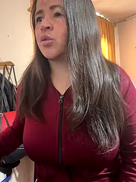 latinfemale online show from October 23, 2025, 8:07 pm