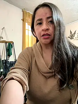 latinfemale online show from November 10, 2025, 9:14 pm