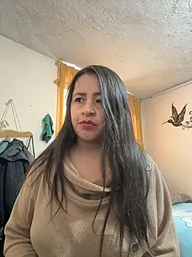 latinfemale online show from April 22, 2026, 8:21 pm