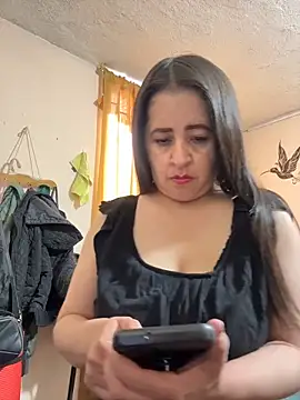 Snapshot of latinfemale chatting on May 12, 2026, 8:06 pm latinfemale online show from May 12, 2026, 8:06 pm