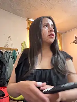 Snapshot of latinfemale chatting on May 19, 2026, 8:15 pm latinfemale online show from May 19, 2026, 8:15 pm