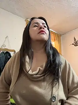 Snapshot of latinfemale chatting on June 22, 2026, 8:39 pm latinfemale online show from June 22, 2026, 8:39 pm
