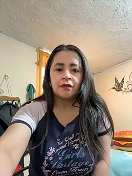 Snapshot of latinfemale chatting on July 16, 2026, 9:32 pm latinfemale online show from July 16, 2026, 9:32 pm